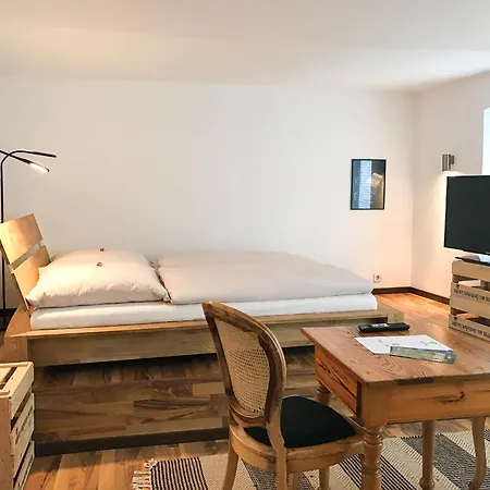 Fuxbau Нойштадт-ан-дер-Вайнштрасе